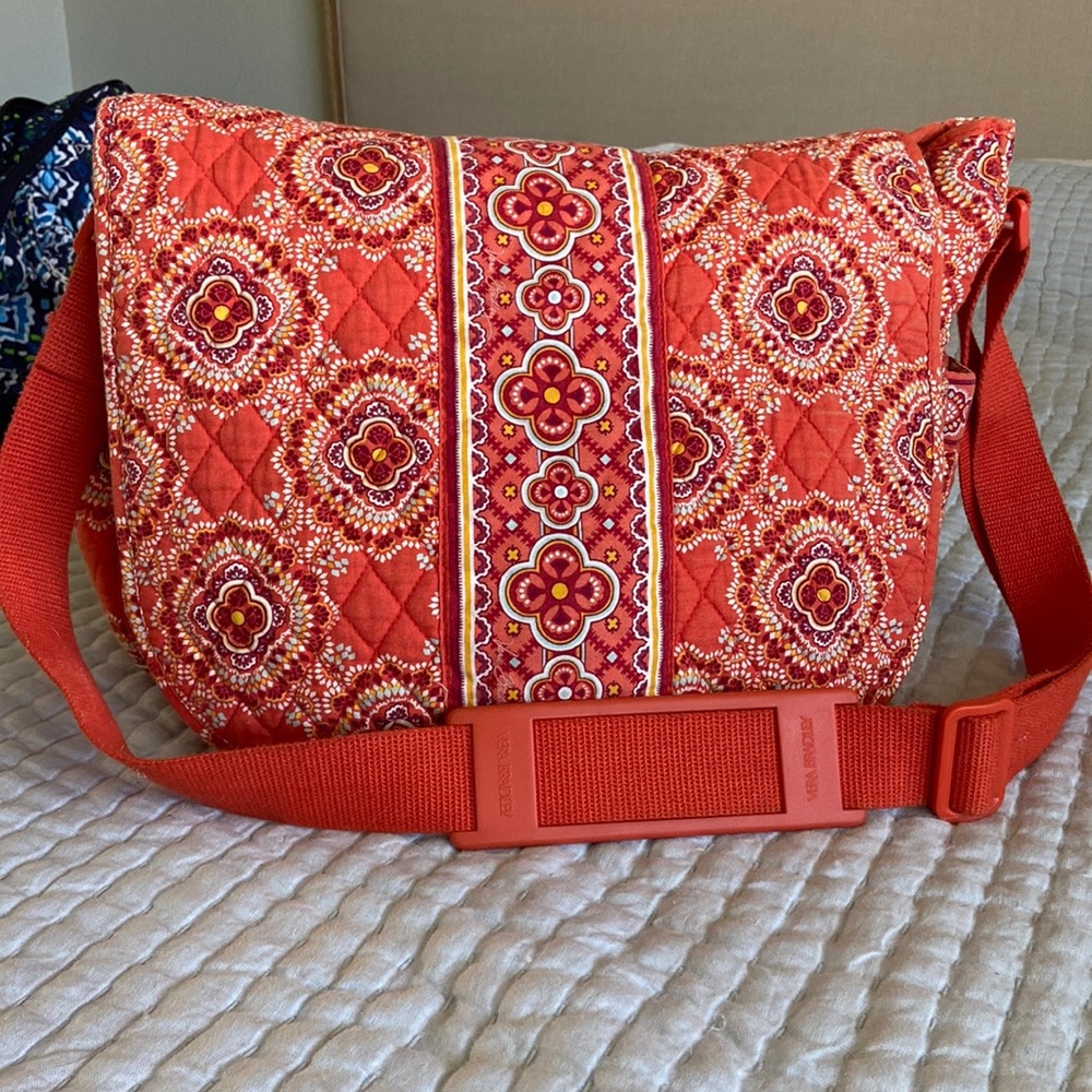 Vera Bradley messenger or baby bag
